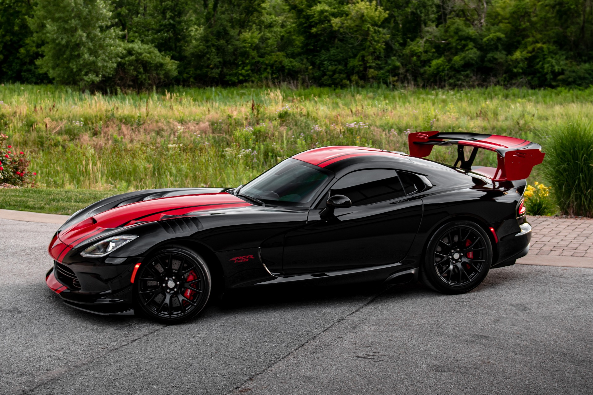 Used-2017-Dodge-Viper-ACR-128-EDITION-289-MILES--EXTREME-AERO-PKG-SIGNED-BY-FACTORY