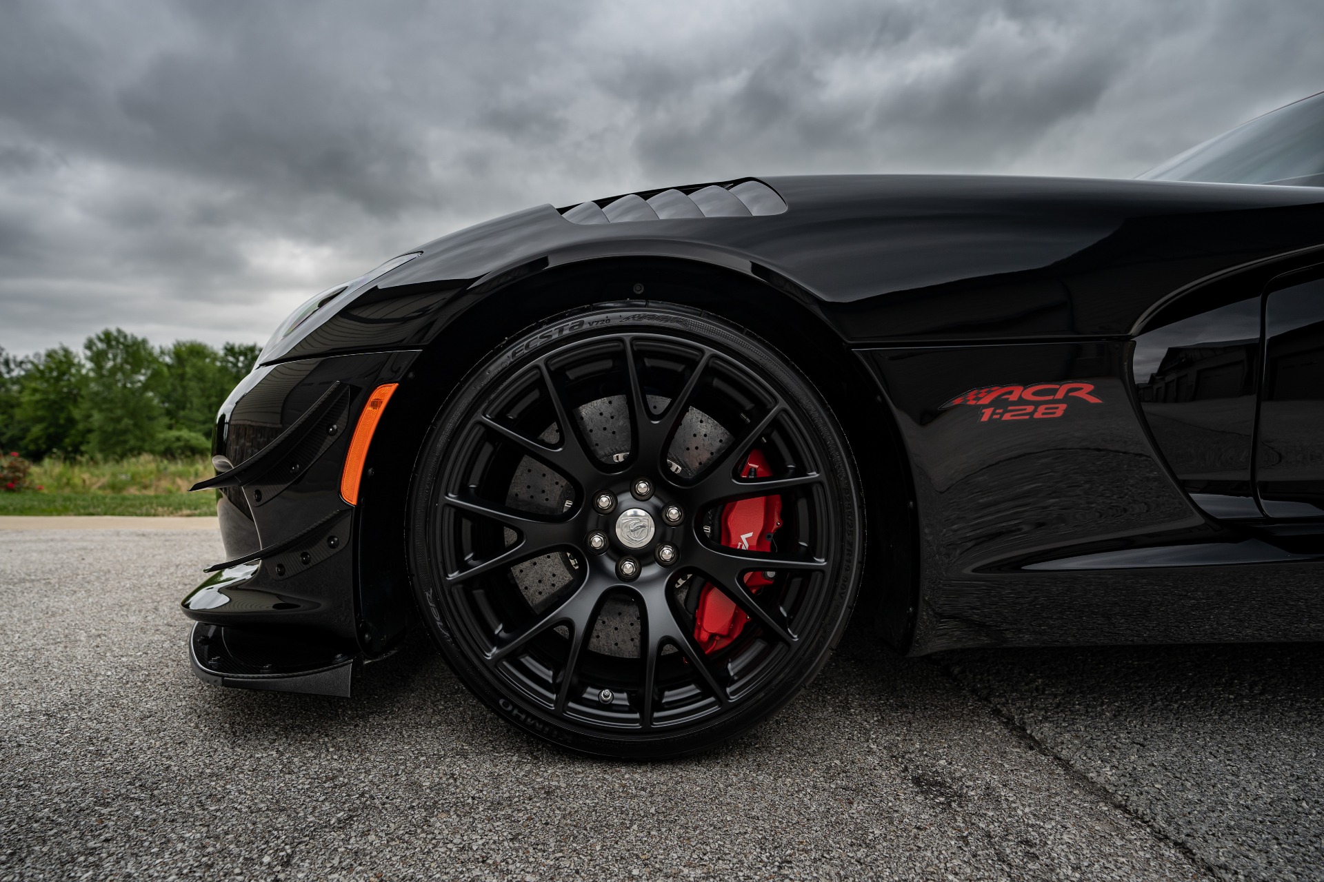 Used-2017-Dodge-Viper-ACR-128-EDITION-289-MILES--EXTREME-AERO-PKG-SIGNED-BY-FACTORY