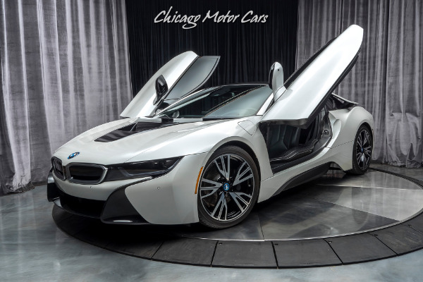 Used 2016 BMW i8 Giga World Coupe MSRP $145K+ 1 Owner! for sale Sold at Chicago Motor Cars in West Chicago IL 60185 3