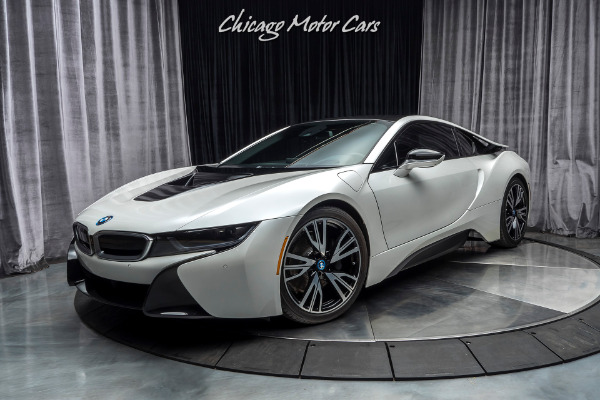 Used 2016 BMW i8 Giga World Coupe MSRP $145K+ 1 Owner! for sale Sold at Chicago Motor Cars in West Chicago IL 60185 4