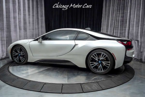 Used 2016 BMW i8 Giga World Coupe MSRP $145K+ 1 Owner! for sale Sold at Chicago Motor Cars in West Chicago IL 60185 5
