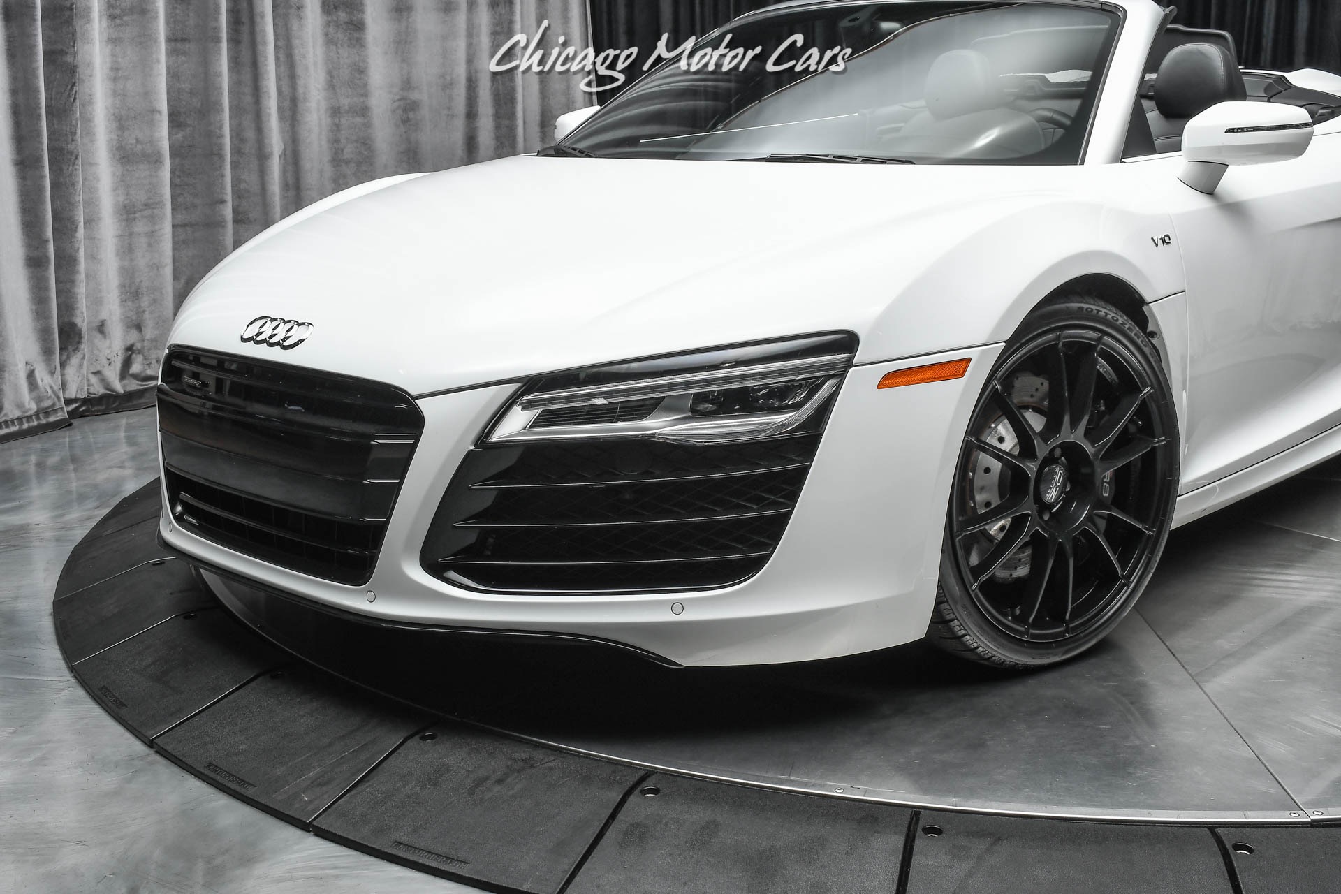 Used-2014-Audi-R8-52-V10-Quattro-Spyder-LOW-Miles-FULL-Leather-Pkg-Carbon-Inlays-LOADED