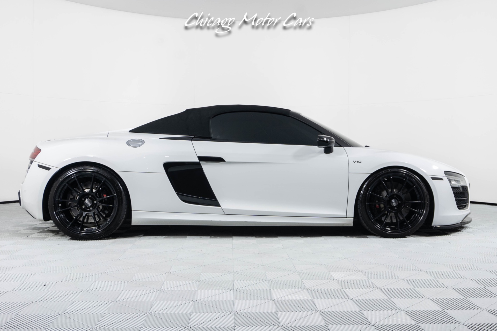 Used-2014-Audi-R8-52-V10-Quattro-Spyder-LOW-Miles-FULL-Leather-Pkg-Carbon-Inlays-LOADED