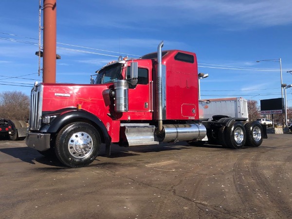 Used 2006 Kenworth W900 Sleeper for sale Sold at Chicago Motor Cars in West Chicago IL 60185 2