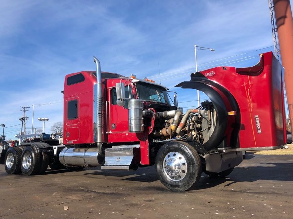 Used 2006 Kenworth W900 Sleeper for sale Sold at Chicago Motor Cars in West Chicago IL 60185 4