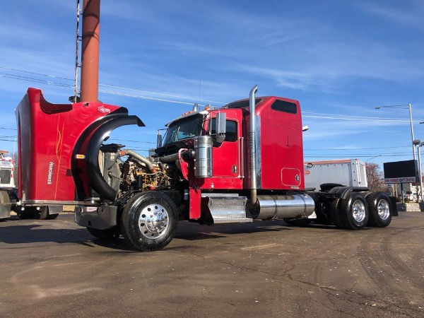 Used 2006 Kenworth W900 Sleeper for sale Sold at Chicago Motor Cars in West Chicago IL 60185 5