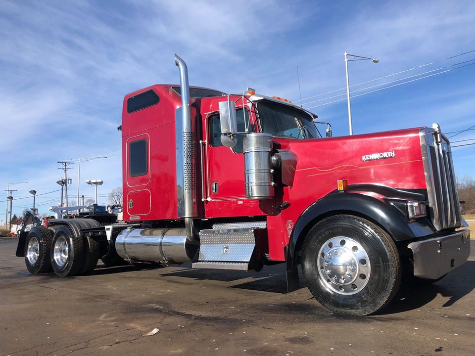 Used 2006 Kenworth W900 Sleeper for sale Sold at Chicago Motor Cars in West Chicago IL 60185 1