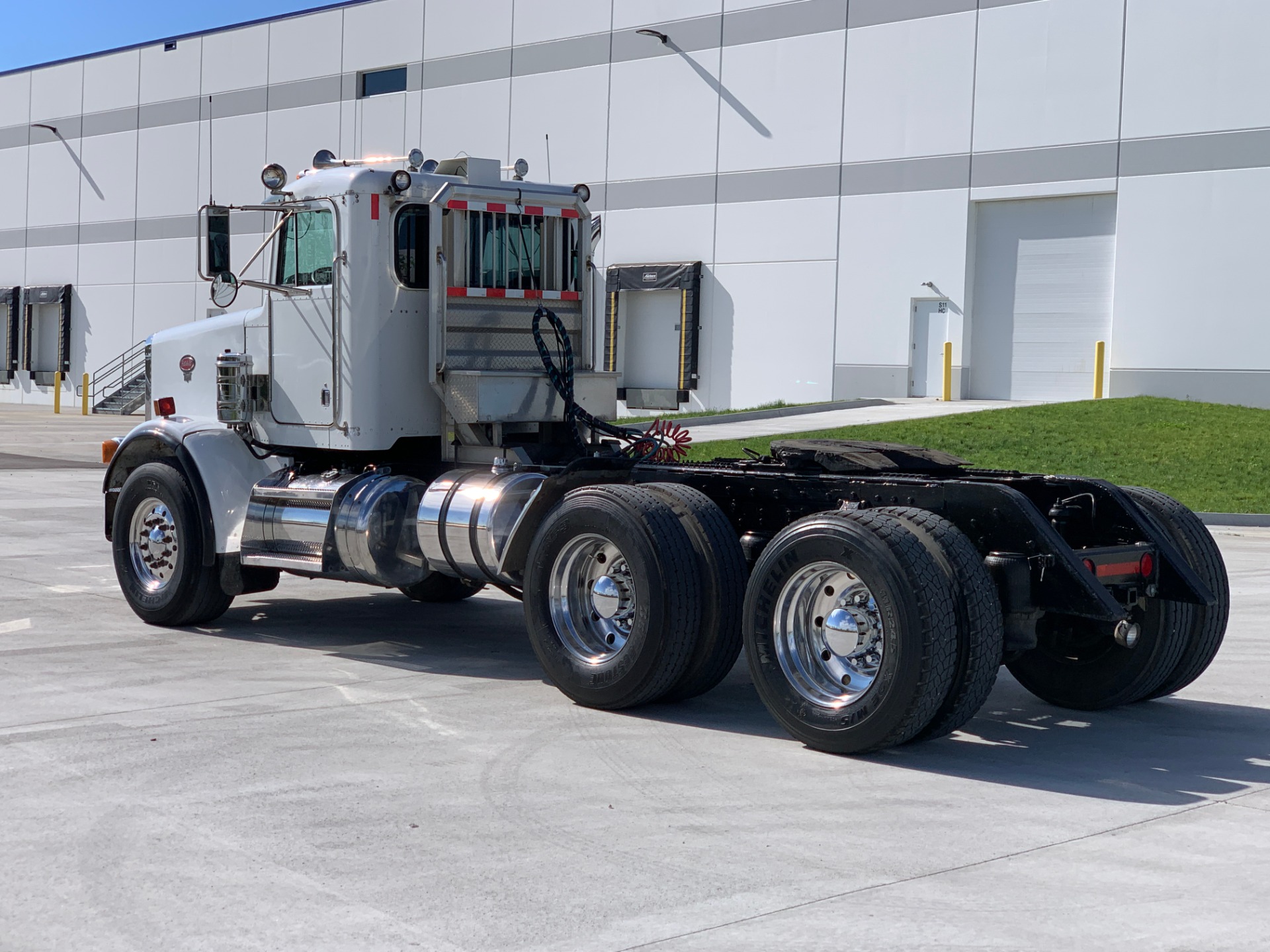 Used-2001-Peterbilt-378-Day-Cab---CAT-C16---600HP