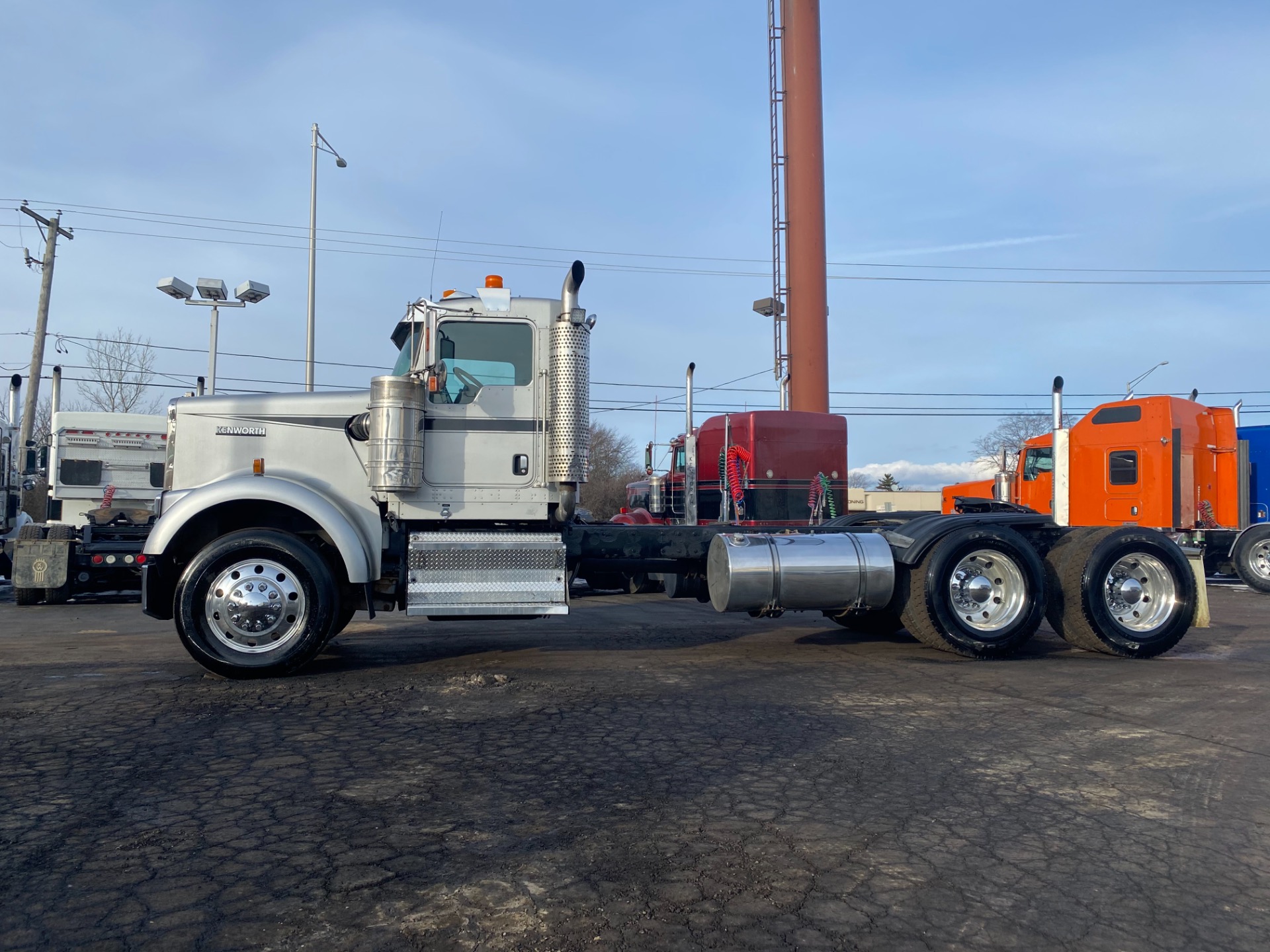 Used-2007-Kenworth-W900