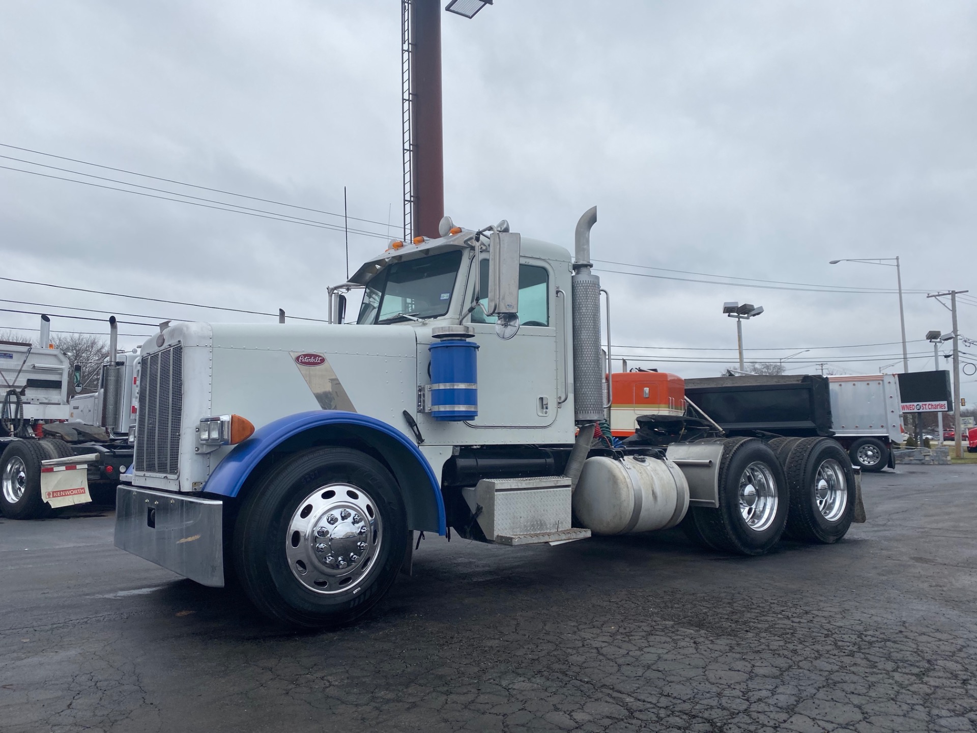 Used-2006-Peterbilt-379