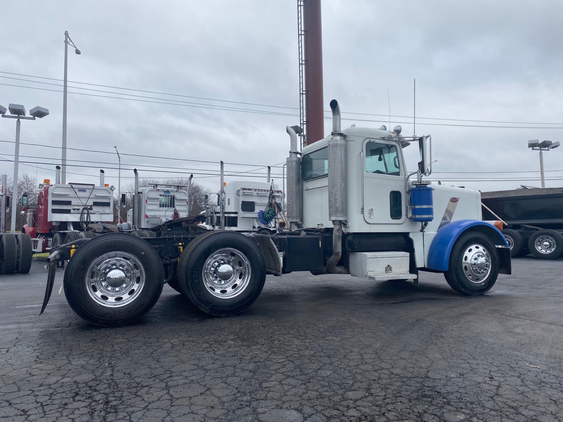 Used-2006-Peterbilt-379