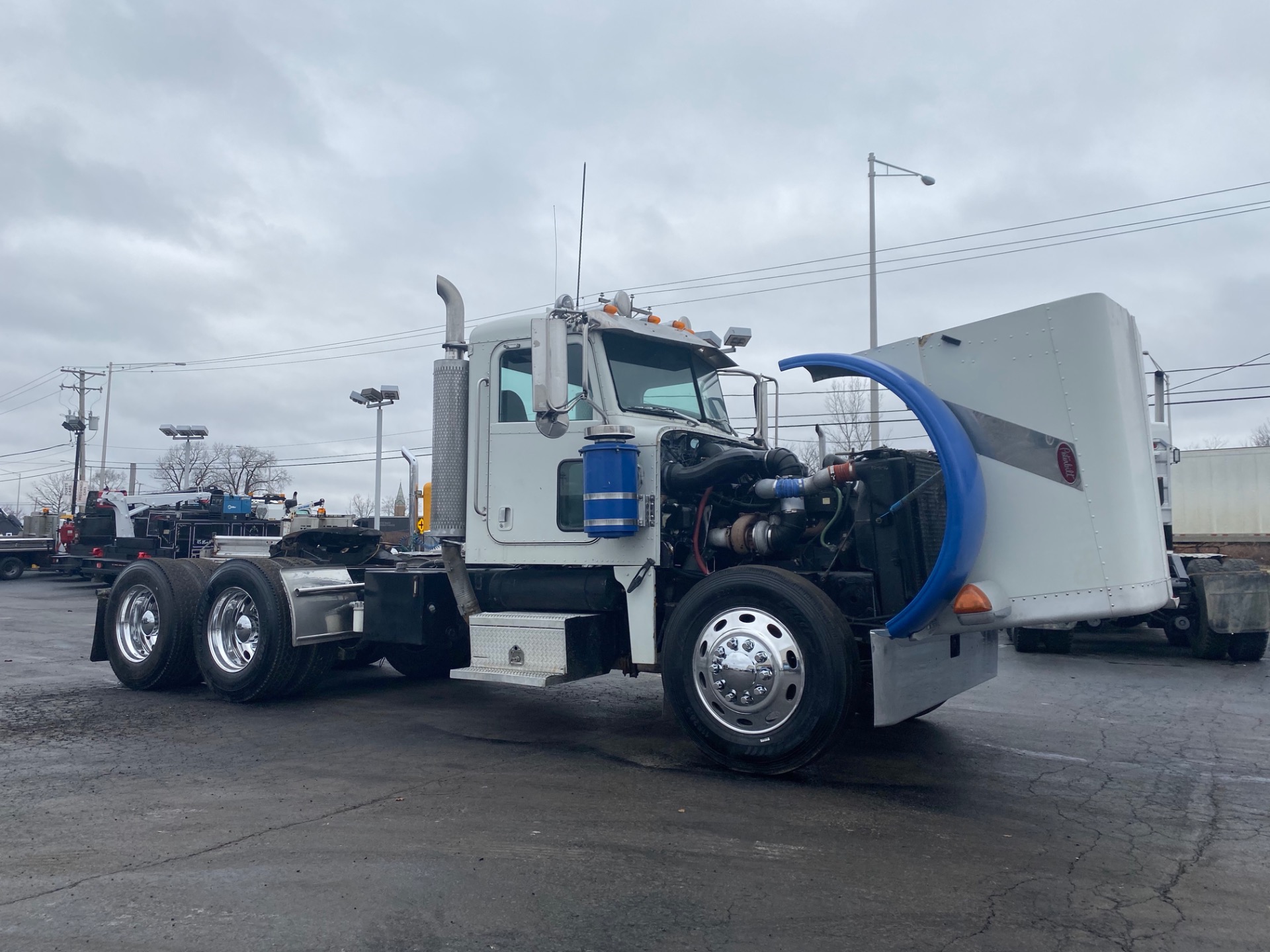 Used-2006-Peterbilt-379