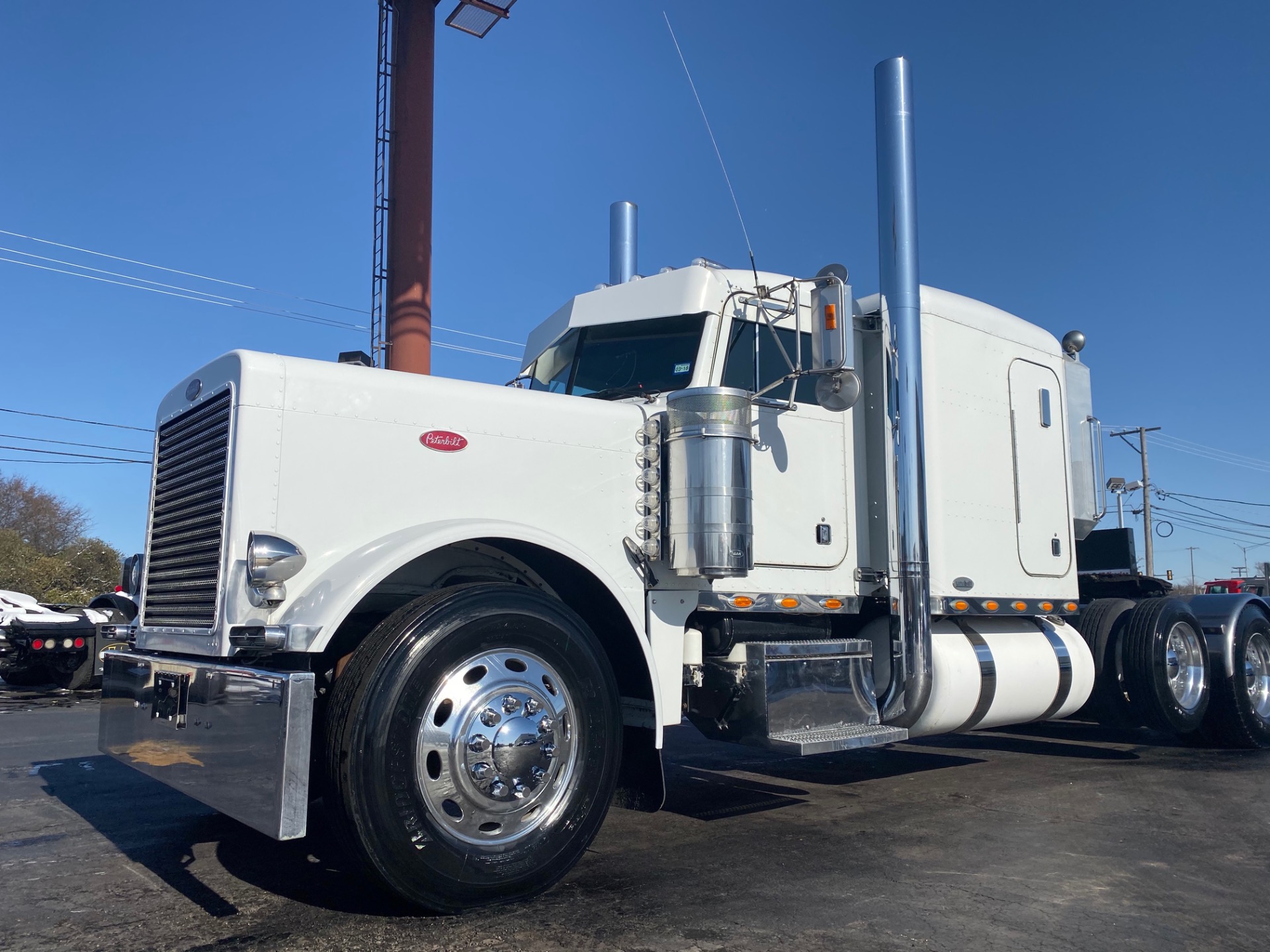 Used-2004-Peterbilt-379EXHD