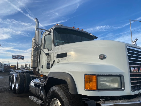Used 2007 Mack CL733 Day Cab Truck Tractor for sale Sold at Chicago Motor Cars in West Chicago IL 60185 4