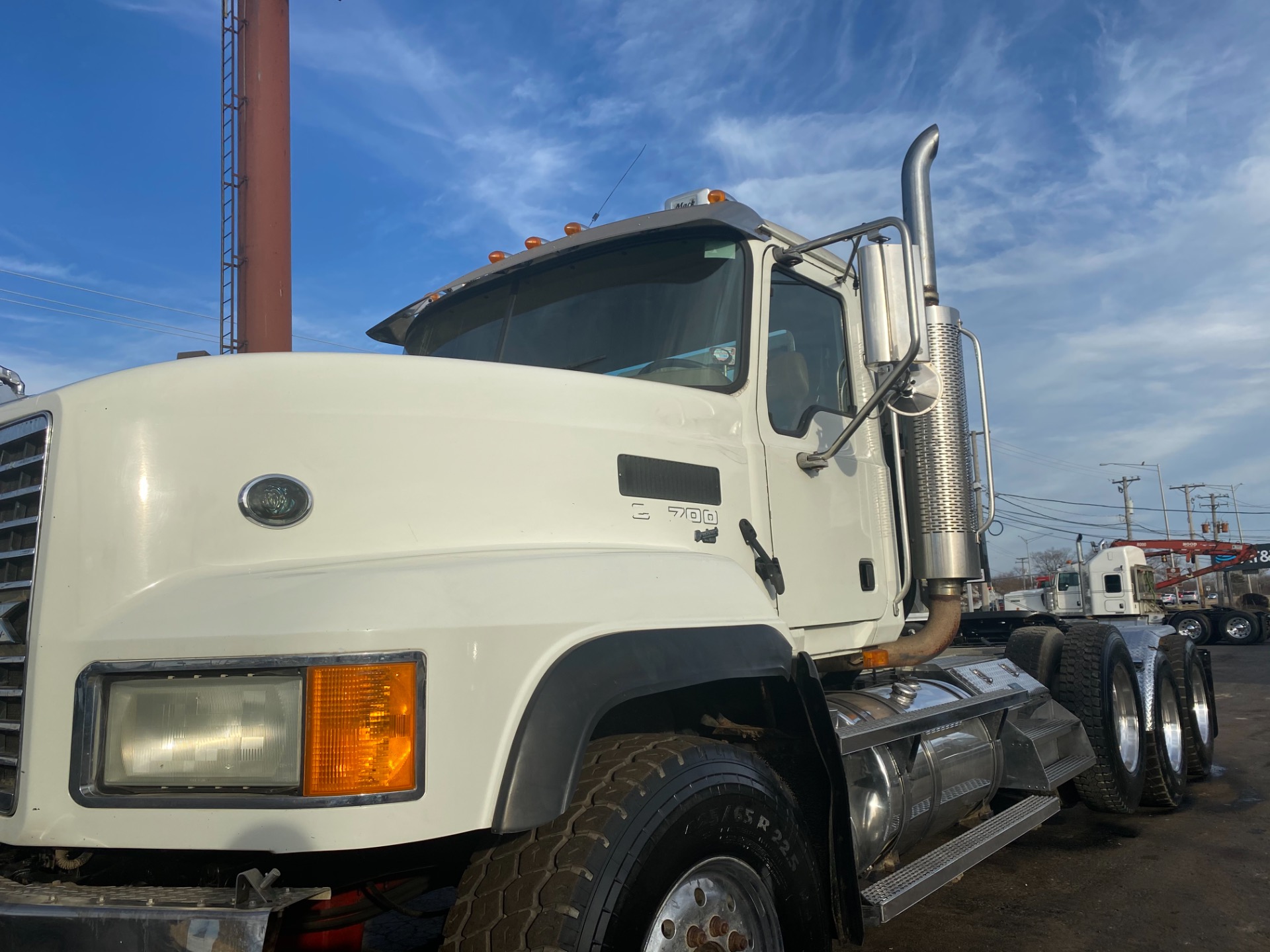 Used-2007-Mack-CL733-Day-Cab-Truck-Tractor