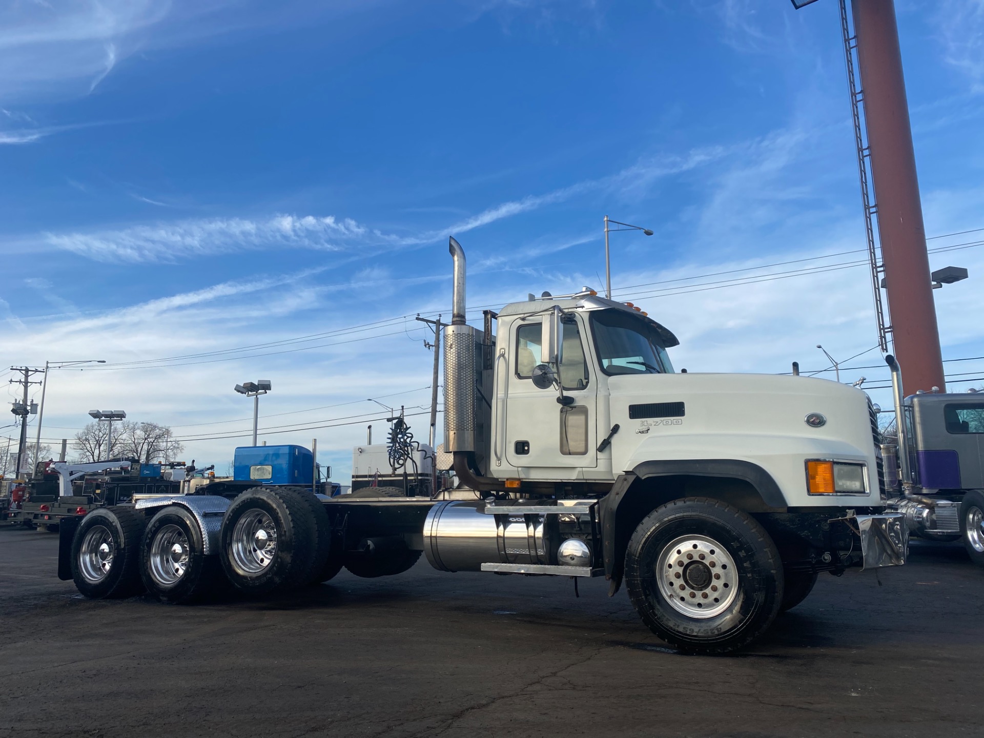 Used-2007-Mack-CL733-Day-Cab-Truck-Tractor