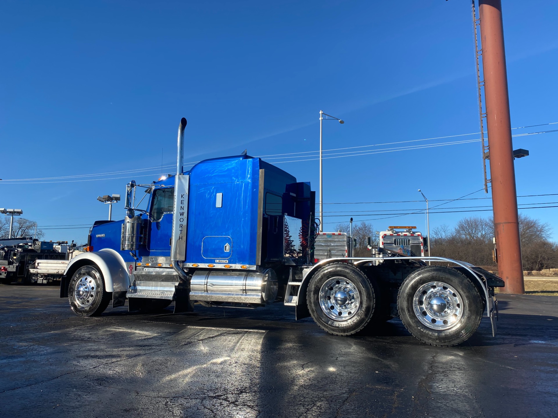 Used-2007-Kenworth-W900-Sleeper-Truck-Tractor