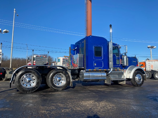 Used 2007 Kenworth W900 Sleeper Truck Tractor for sale Sold at Chicago Motor Cars in West Chicago IL 60185 4