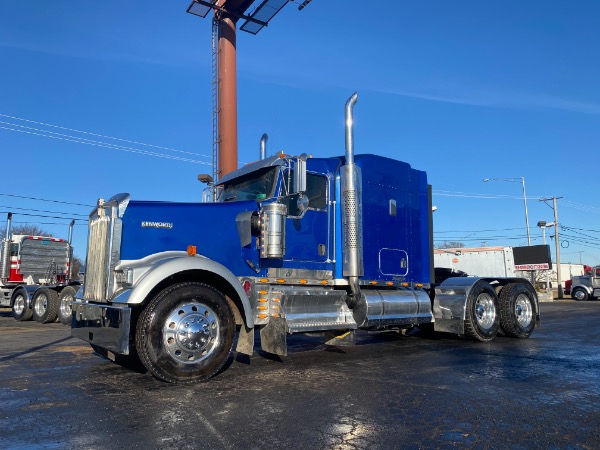 Used 2007 Kenworth W900 Sleeper Truck Tractor for sale Sold at Chicago Motor Cars in West Chicago IL 60185 1