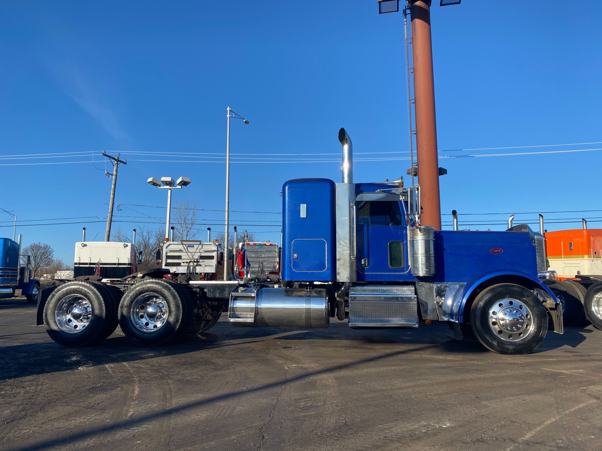 Used-2014-Peterbilt-389