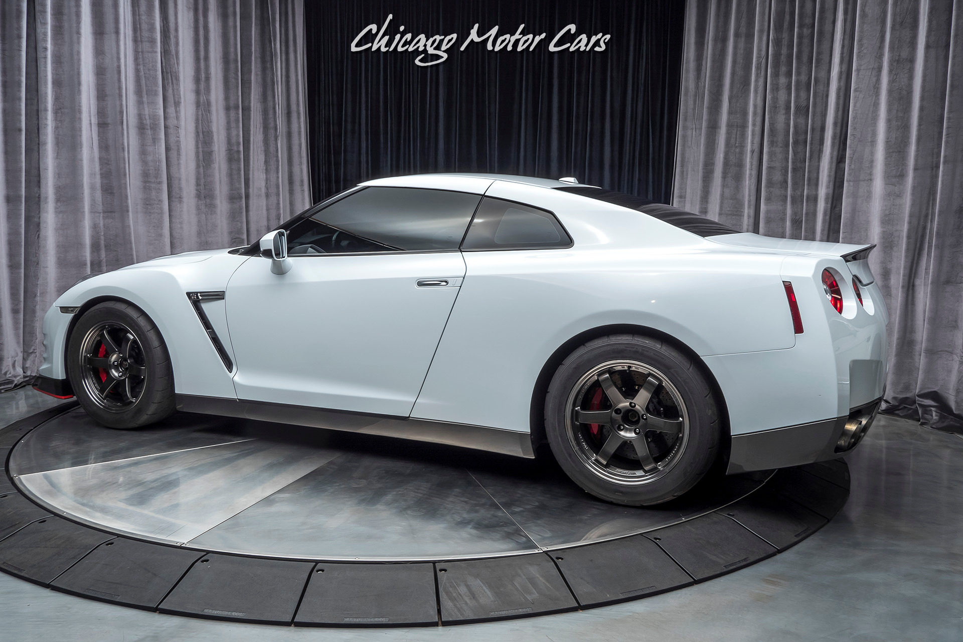 Used-2010-Nissan-GT-R-Premium-Coupe-1300-WHP-ONLY-20-MILES-ON-THE-ENGINE