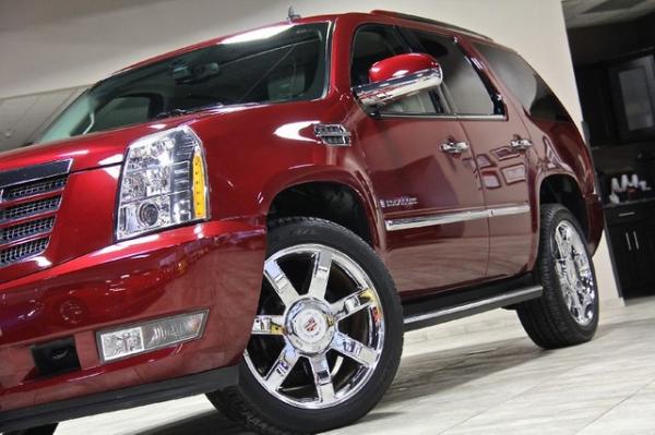 New-2009-Cadillac-Escalade-AWD