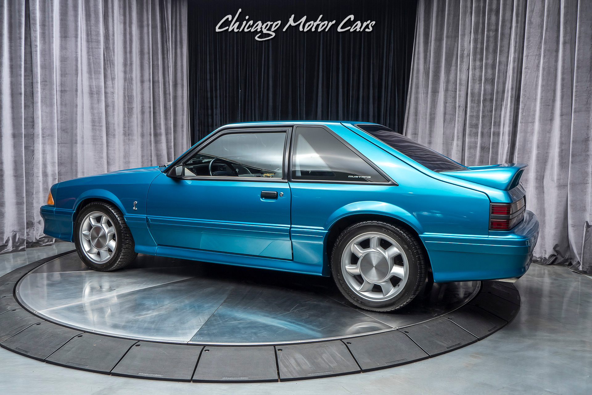 Ford mustang svt cobra