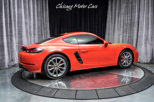 Used 2018 Porsche 718 Cayman S Coupe MSRP $81K+ 6-SPEED MANUAL! ONLY 2,200 MILES! for sale Sold at Chicago Motor Cars in West Chicago IL 60185 5