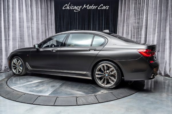 Used 2017 BMW M760i xDrive Sedan MSRP $171,895+ TWIN-TURBO V12 ENGINE! REAR SEAT ENTERTAINMENT! for sale Sold at Chicago Motor Cars in West Chicago IL 60185 3