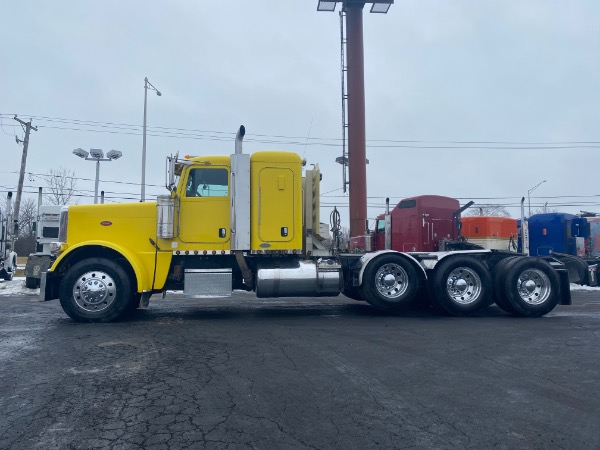 Used-2009-Peterbilt-388-Truck-Tractor