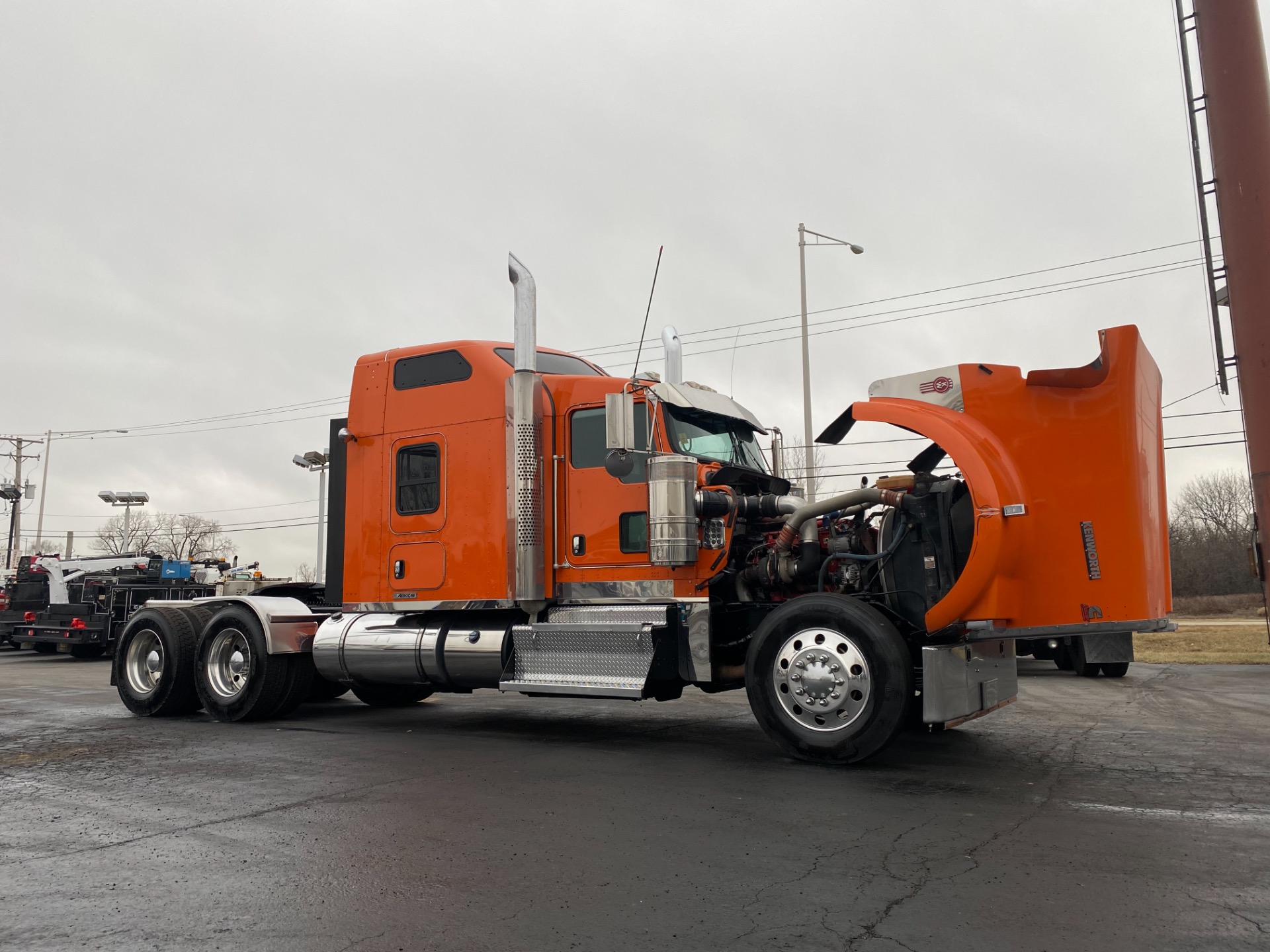 Used-2014-Kenworth-W900