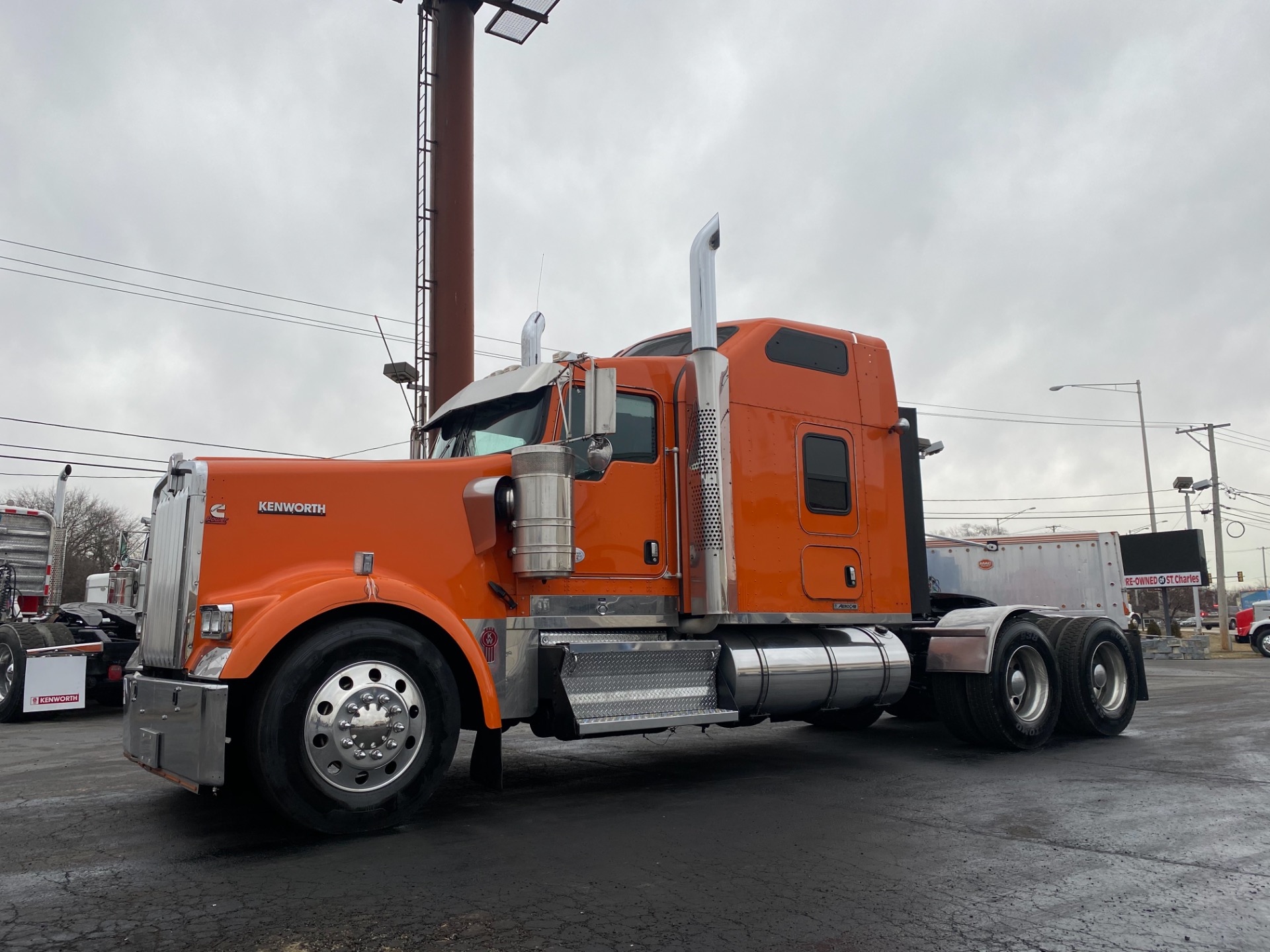 Used-2014-Kenworth-W900