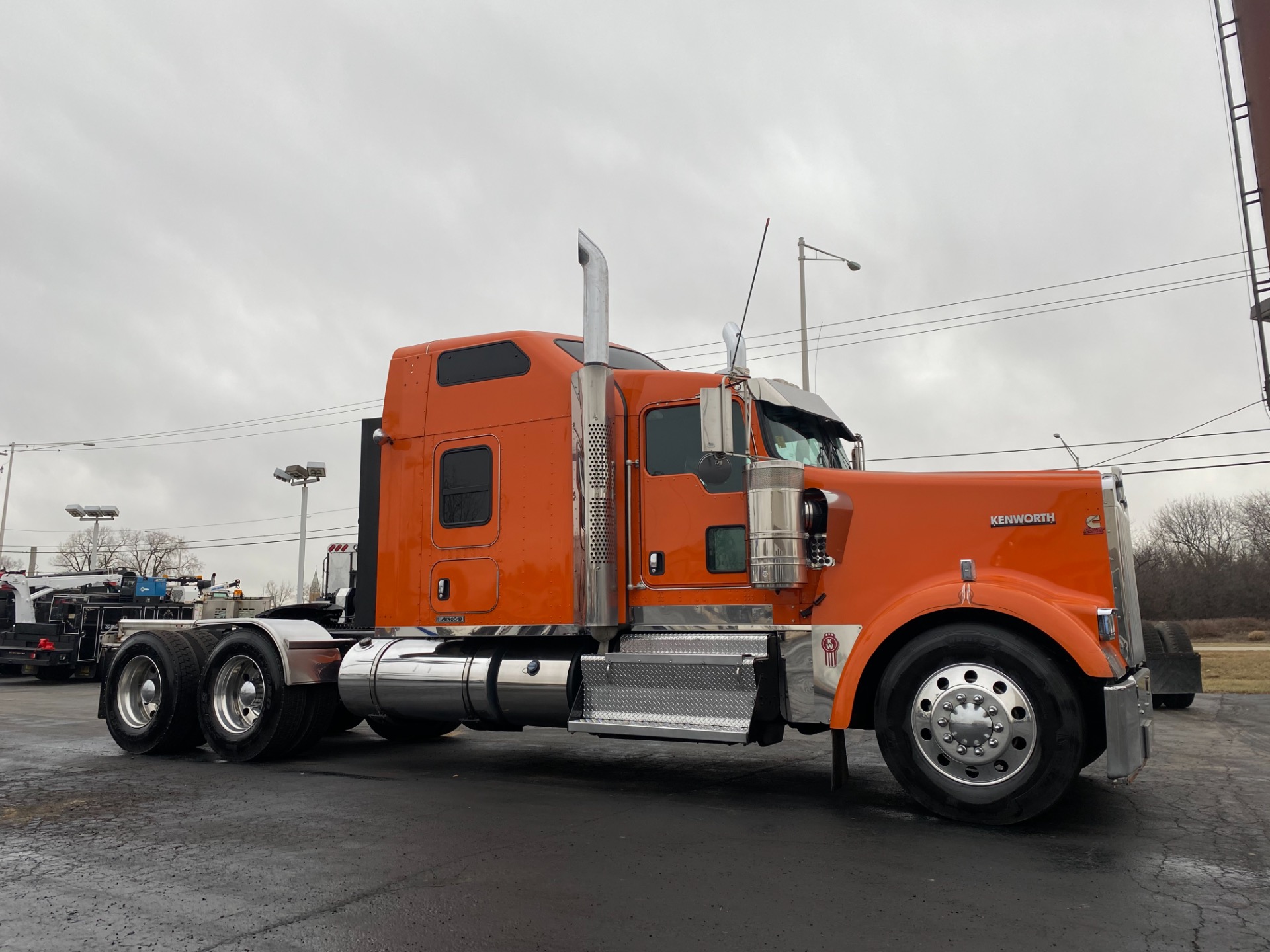 Used-2014-Kenworth-W900