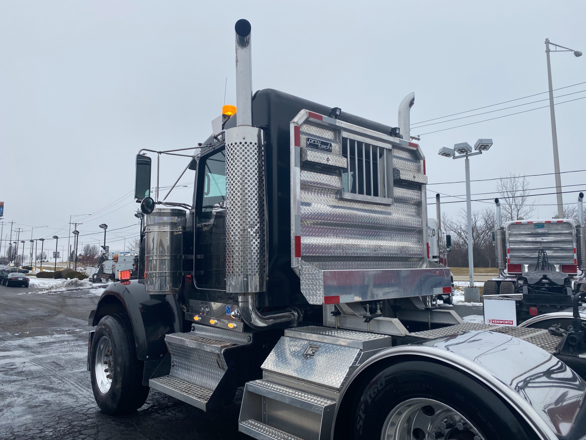 Used-2007-KENWORTH-W900