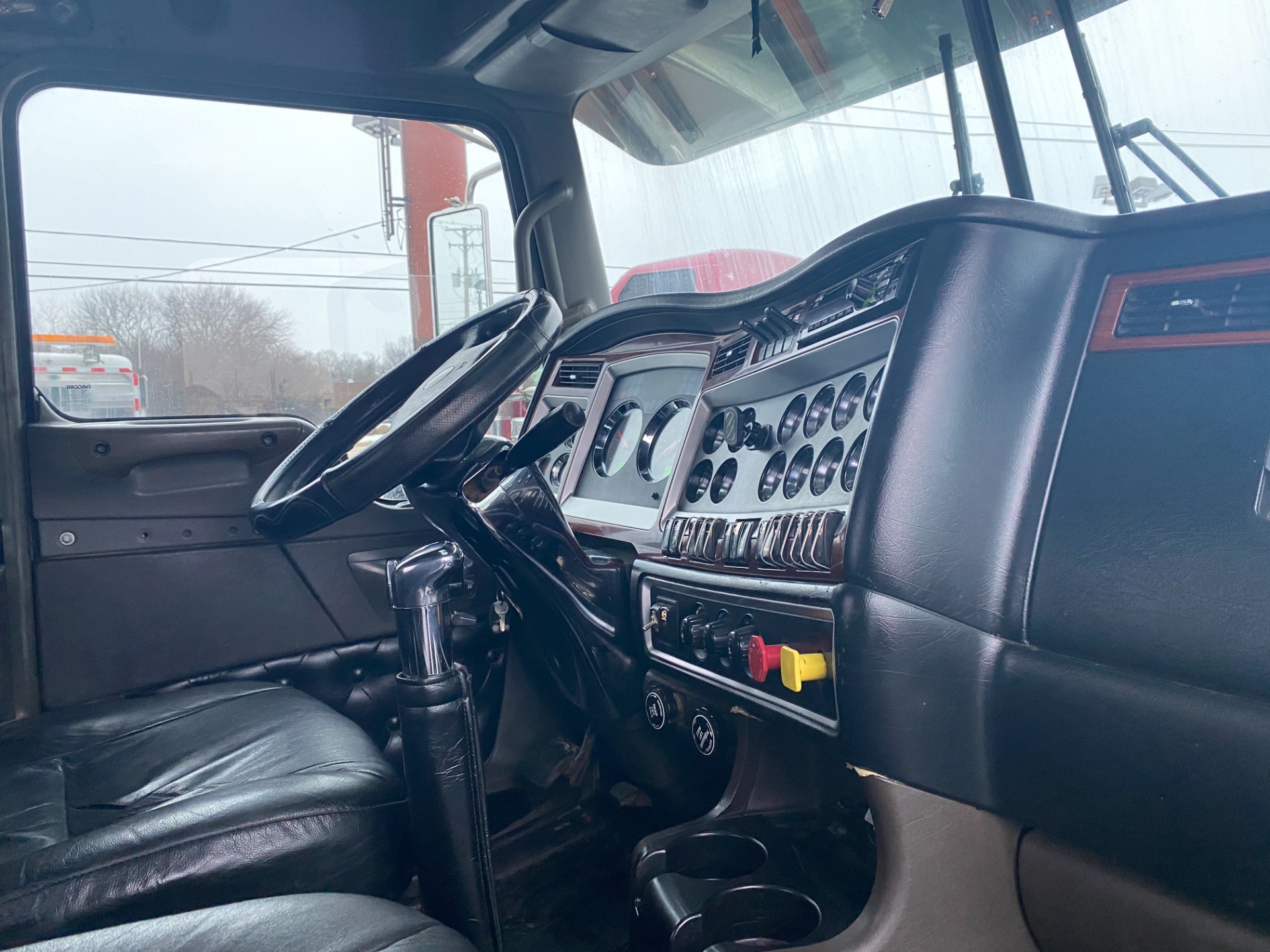 Used-2007-KENWORTH-W900