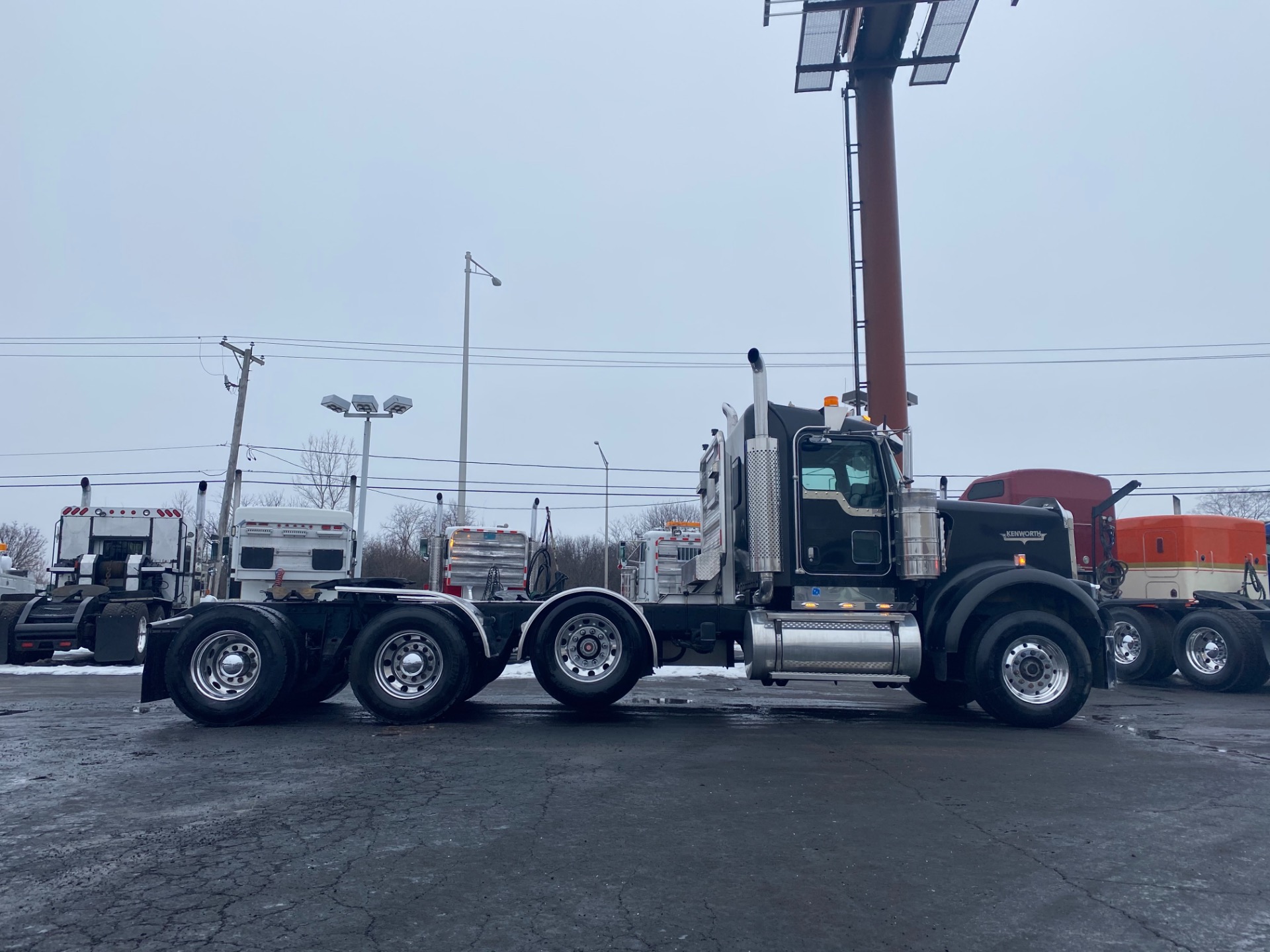 Used-2007-KENWORTH-W900