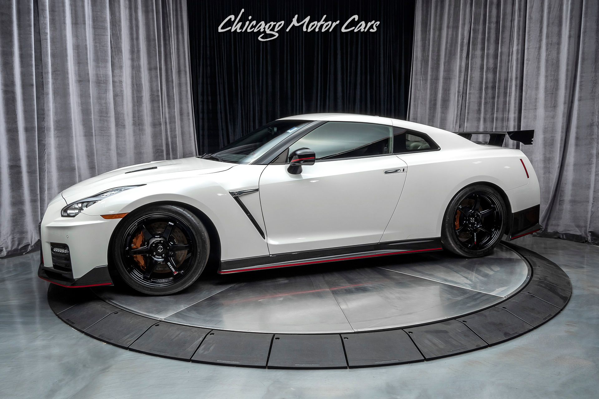 Used-2017-Nissan-GT-R-NISMO-Coupe-RARE-MODEL-CARBON-FIBER-LOADED