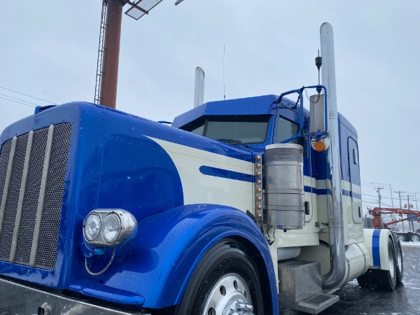 Used-2010-Peterbilt-389