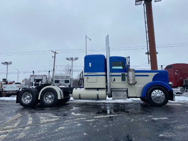 Used-2010-Peterbilt-389