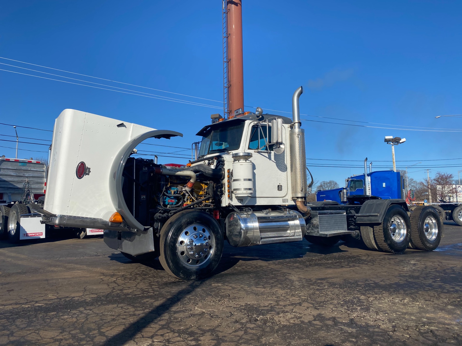 Used-2001-Peterbilt-379-Truck-Tractor