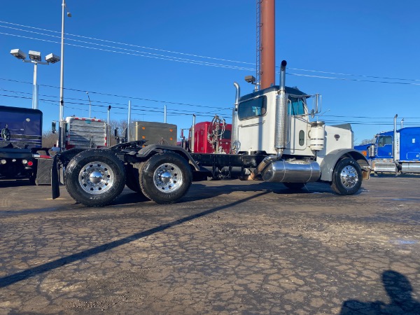 Used 2001 Peterbilt 379 Truck Tractor for sale Sold at Chicago Motor Cars in West Chicago IL 60185 4