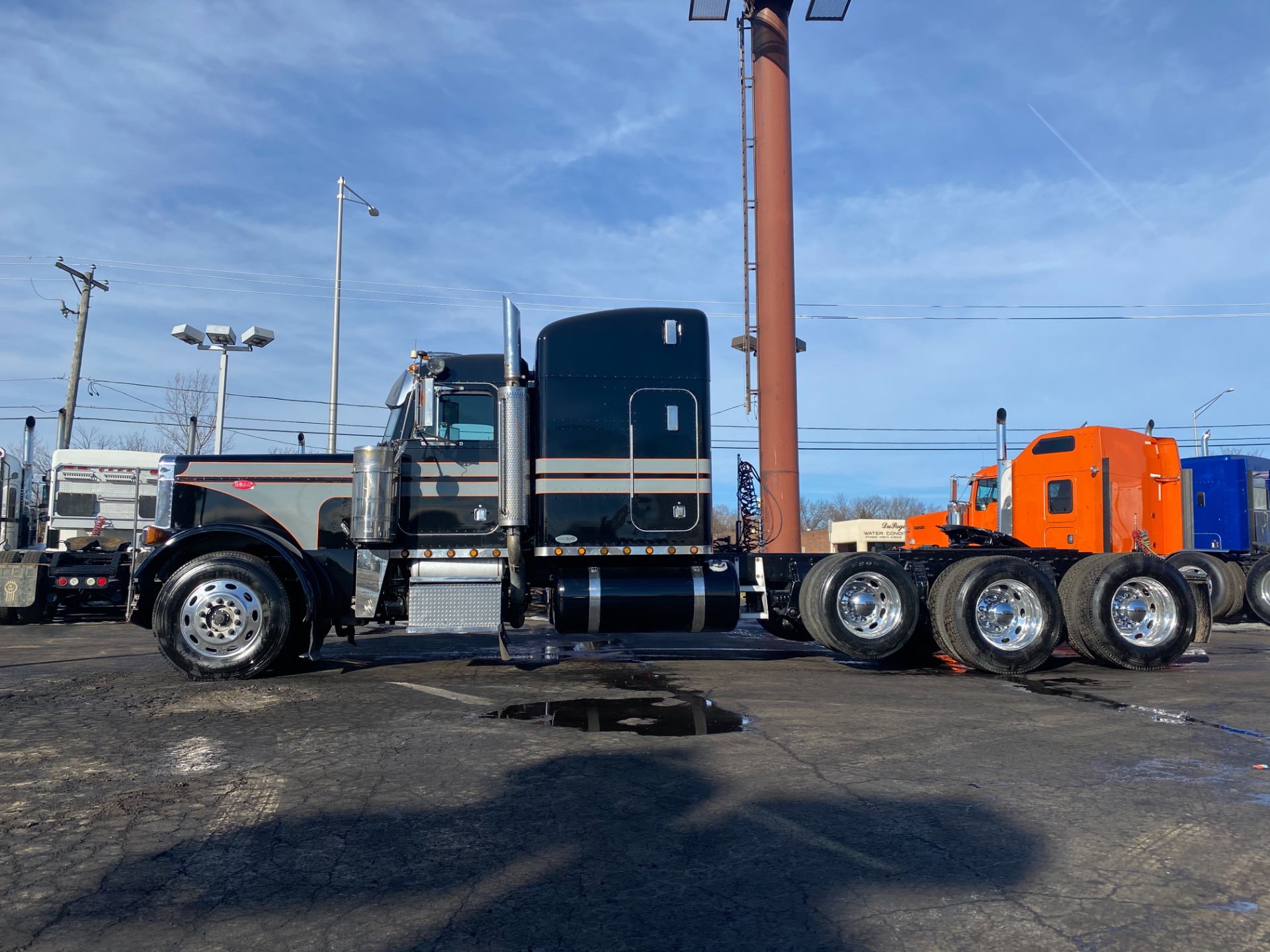 Used-2004-PETERBILT-379