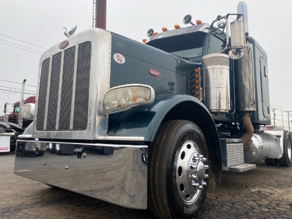 Used-2009-Peterbilt-388