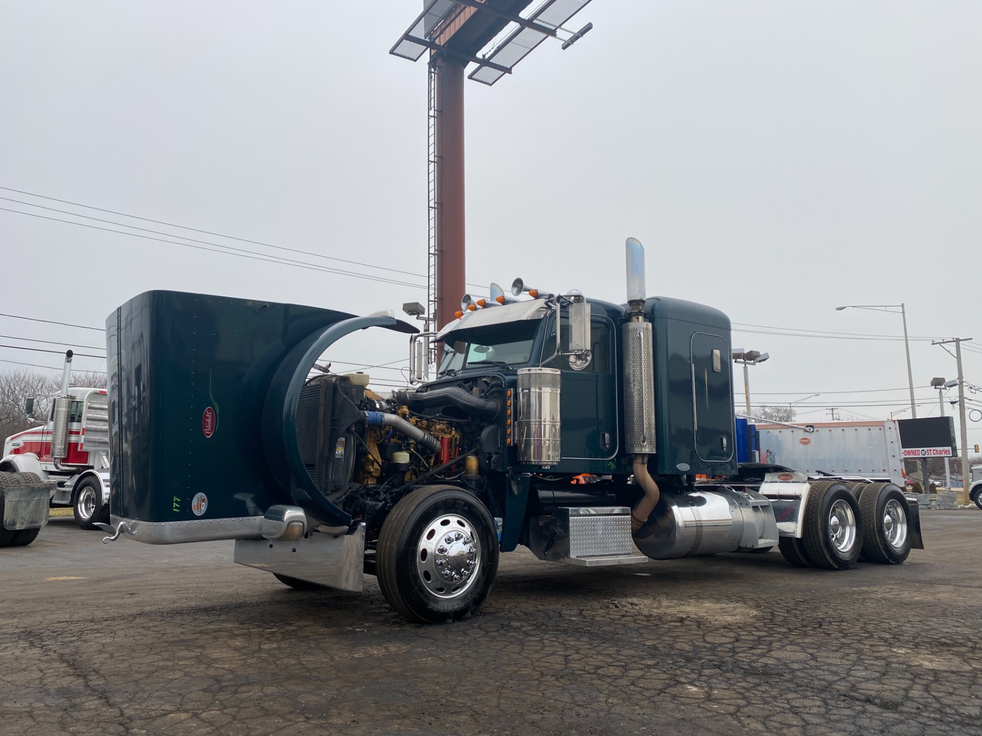 Used-2009-Peterbilt-388