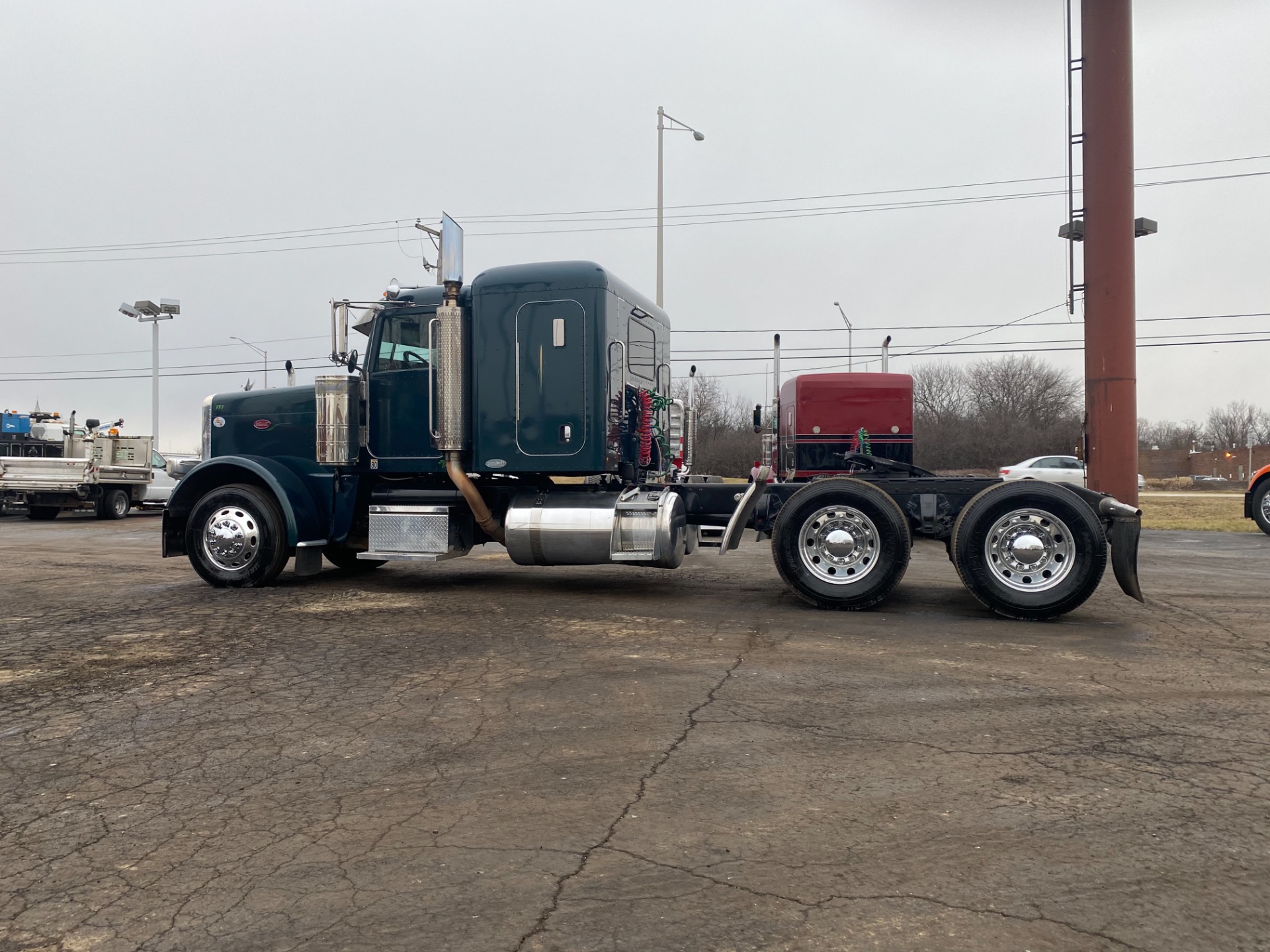 Used-2009-Peterbilt-388