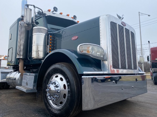 Used-2009-Peterbilt-388