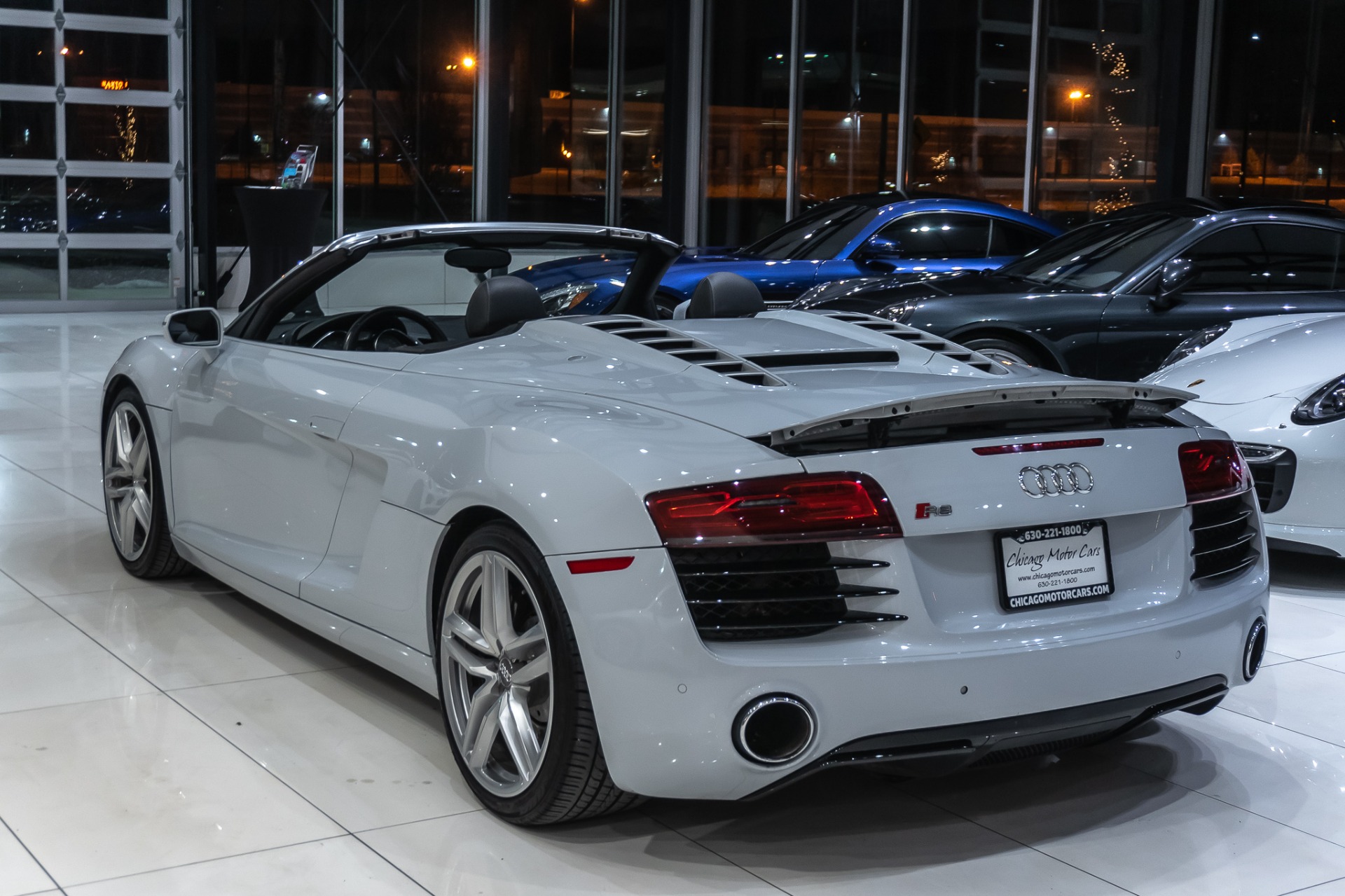 Used-2014-Audi-R8-42L-quattro-Spyder-ORIGINAL-MSRP-154K-DIAMOND-STITCHED-INTERIOR