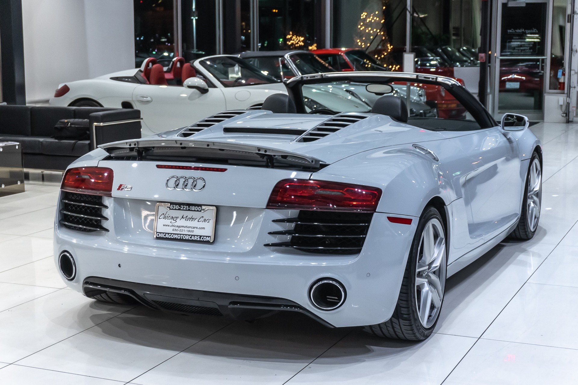 Used-2014-Audi-R8-42L-quattro-Spyder-ORIGINAL-MSRP-154K-DIAMOND-STITCHED-INTERIOR