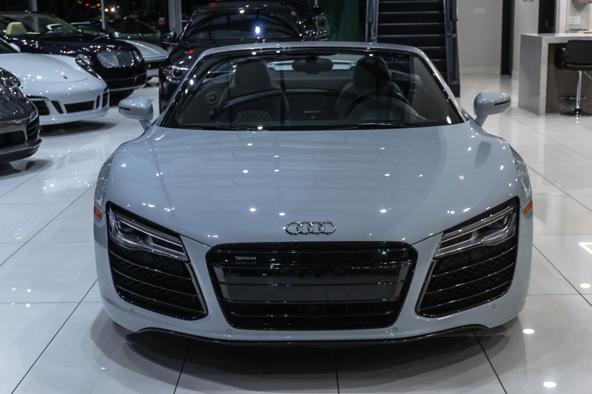 Used-2014-Audi-R8-42L-quattro-Spyder-ORIGINAL-MSRP-154K-DIAMOND-STITCHED-INTERIOR