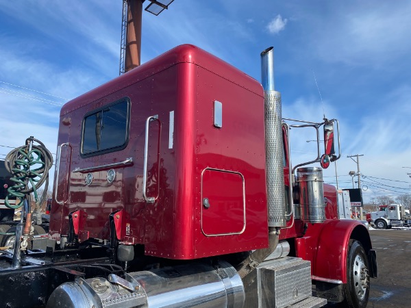 Used-2010-PETERBILT-389